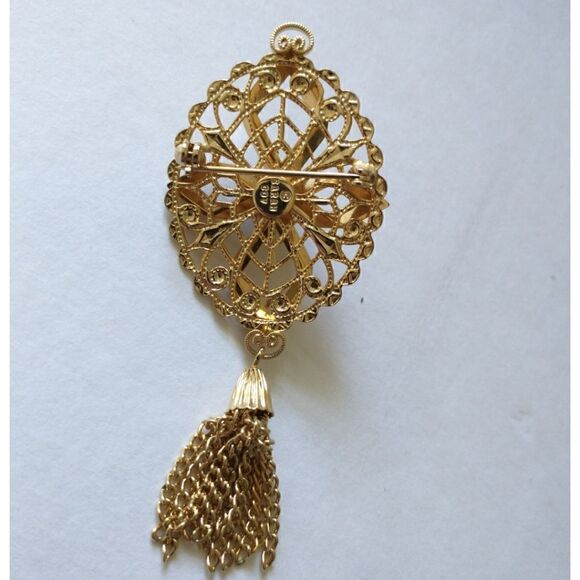 Sarah Coventry Peking Brooch Tassel Pin Filigree Gold Tone Green Glass Cabochon - Picture 6 of 16